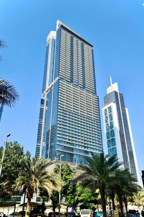 Infinity Pool & Burj Khalifa View L Luxe Paramount Дубай Экстерьер фото